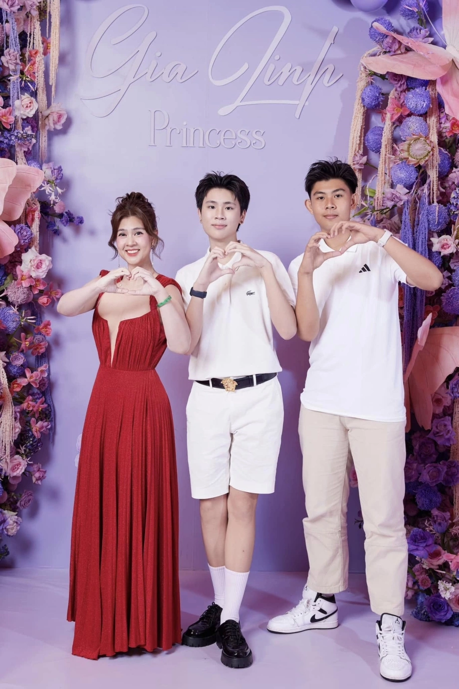 2 con trai cao ráo, điển trai của Kim Thư và Phước Sang.