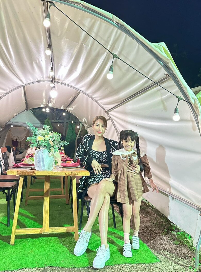 Con gái đầu lòng xinh xắn và đáng yêu của Diệp Lâm Anh.