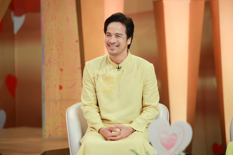 Nam diễn viên được chính tay bố vợ phẫu thuật, cắt đi 2/3 tuyến giáp.