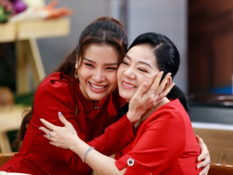 Phương Trinh Jolie nói về cuộc sống với mẹ chồng, phải "phân chia" với ông xã để giải quyết chuyện khó xử