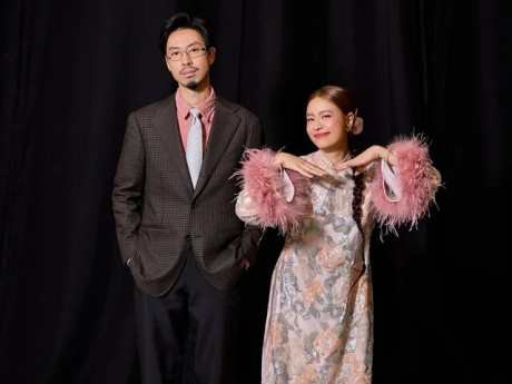 Chụp hình Tết cùng Đen Vâu, Hoàng Thùy Linh gọi khoảnh khắc chung đôi là "vị nhà"