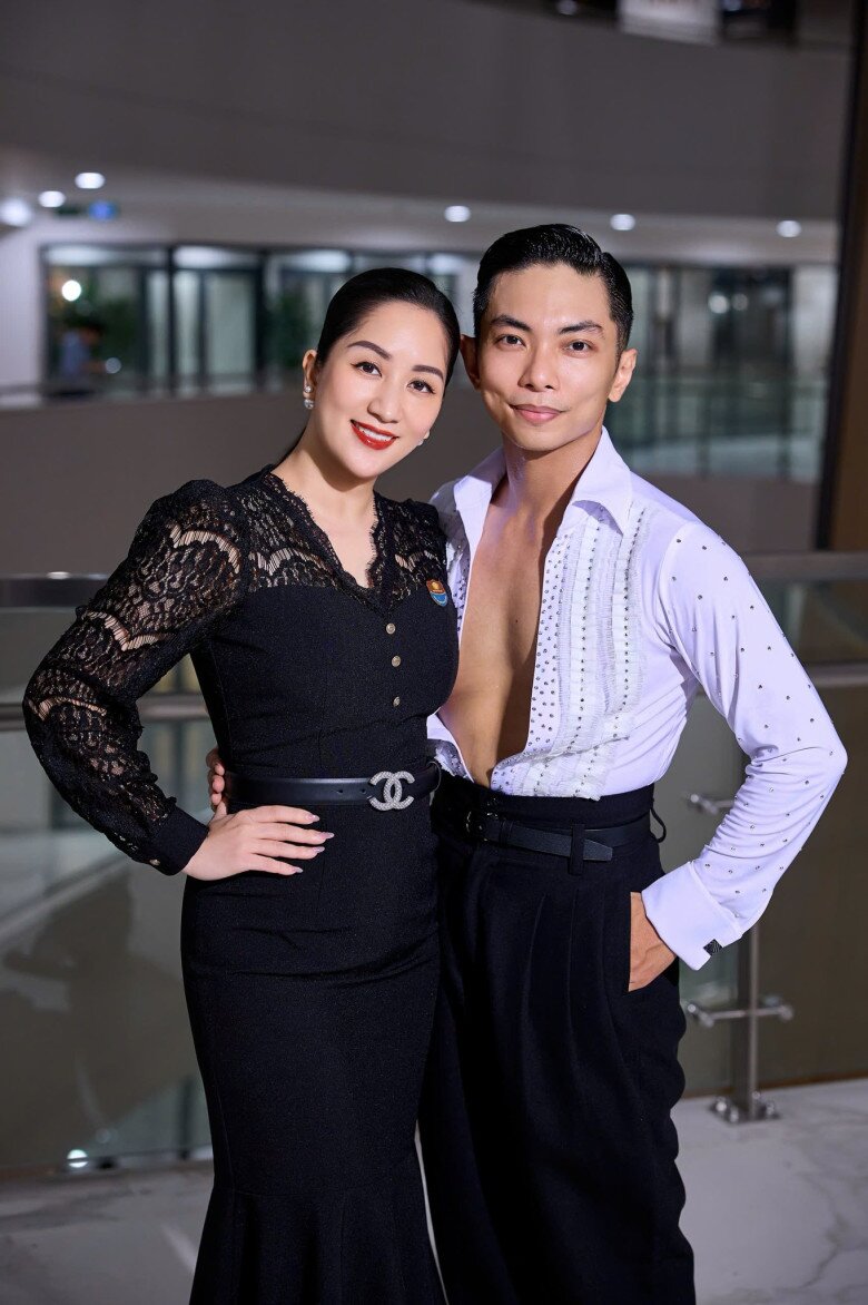 Sau tất cả, Khánh Thi và Phan Hiển luôn đồng hành cùng nhau vượt qua sóng gió.