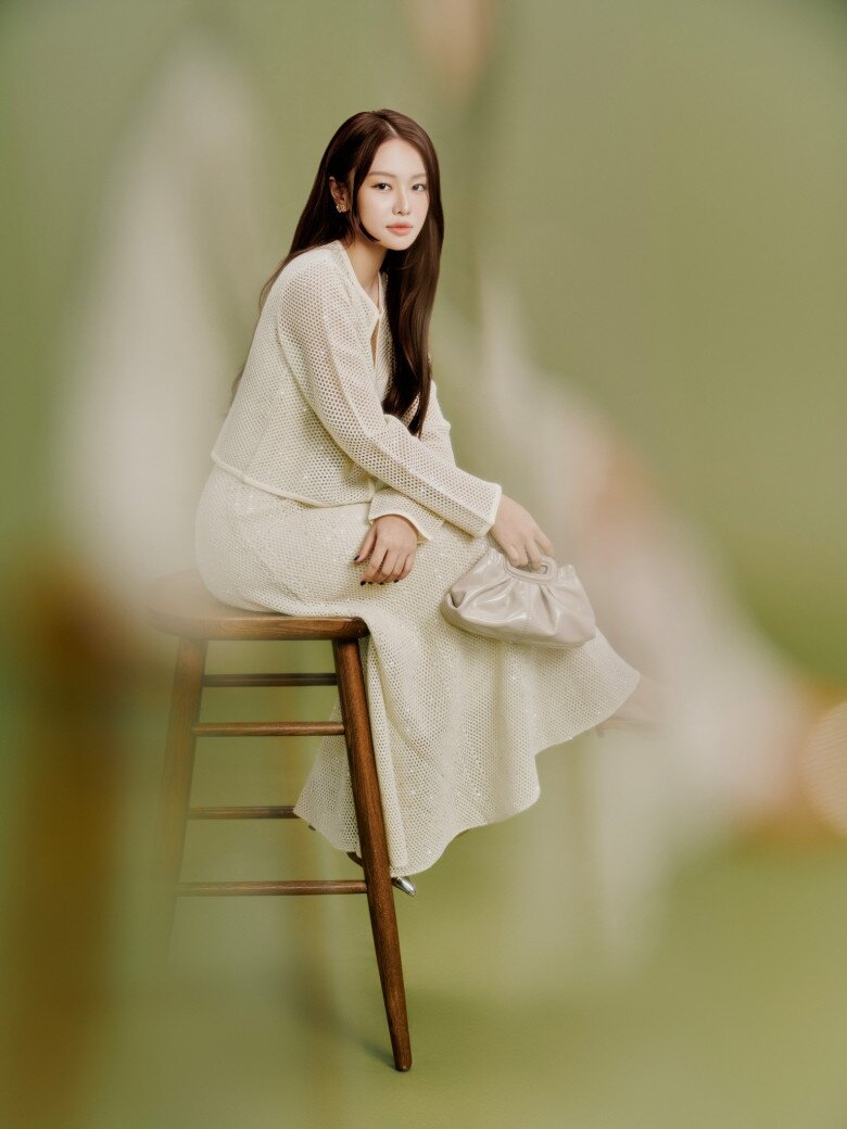 Nhan sắc xinh đẹp của mỹ nhân Gen Z từng được báo Trung khen ngợi hết lời.