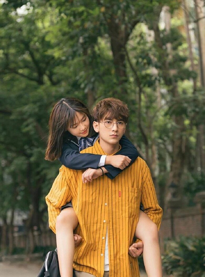 Nữ ca sĩ từng tham gia một số MV của các ca sĩ nổi tiếng.