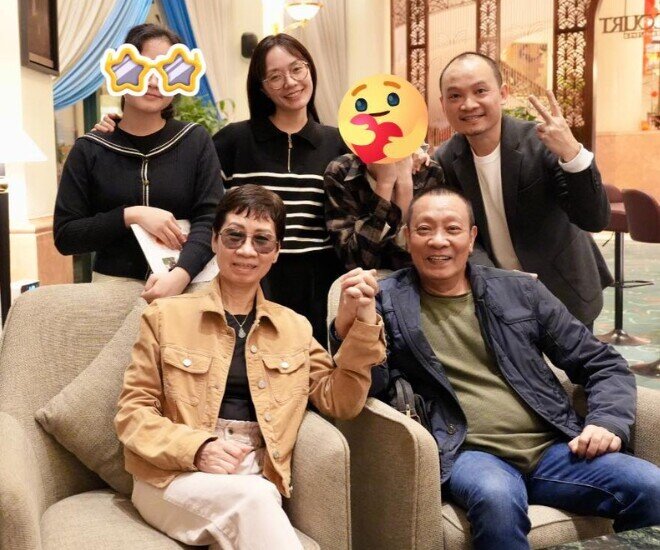 Gia đình hạnh phúc của MC Lại Văn Sâm.