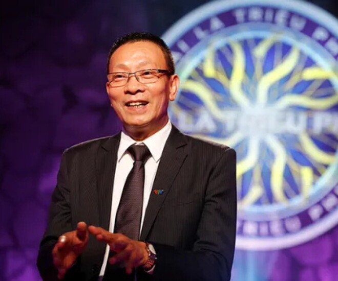 Nhà báo Lại Văn Sâm là MC đầu tiên của chương trình “Ai là triệu phú”.