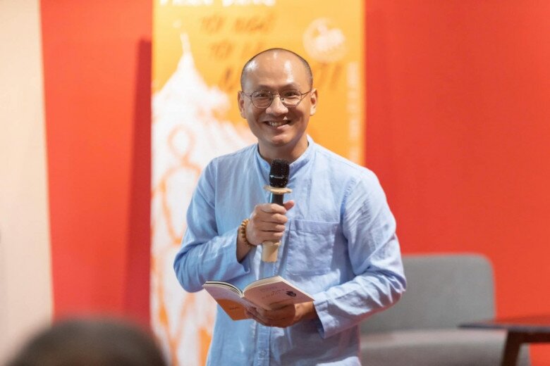 MC Phan Đăng lấn sân sang viết sách.