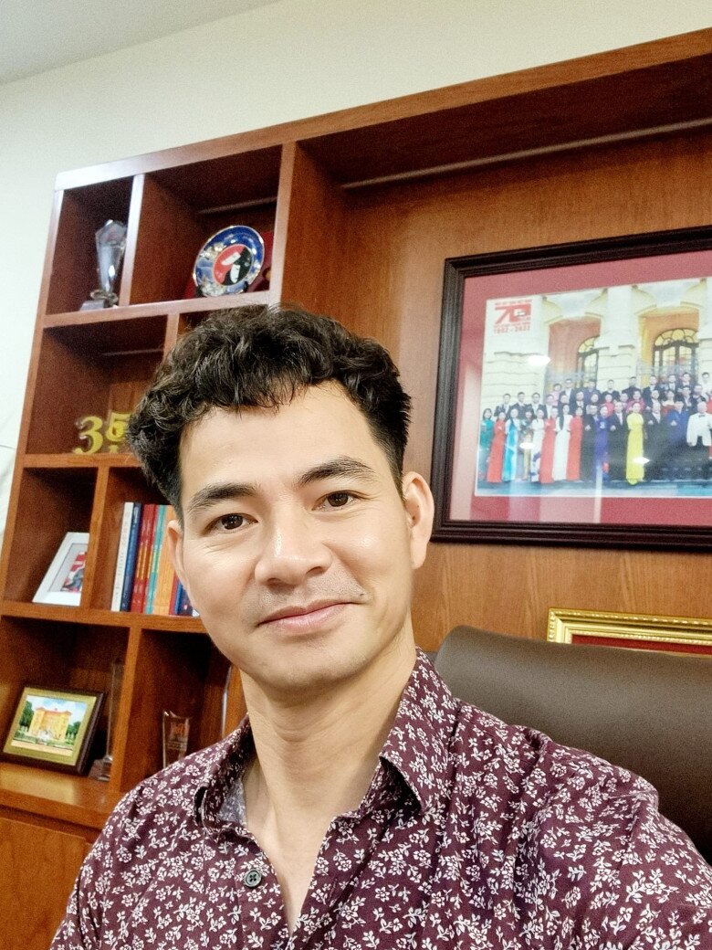 NSND Xuân Bắc có bằng Thạc sĩ chuyên ngành Nghệ thuật học.