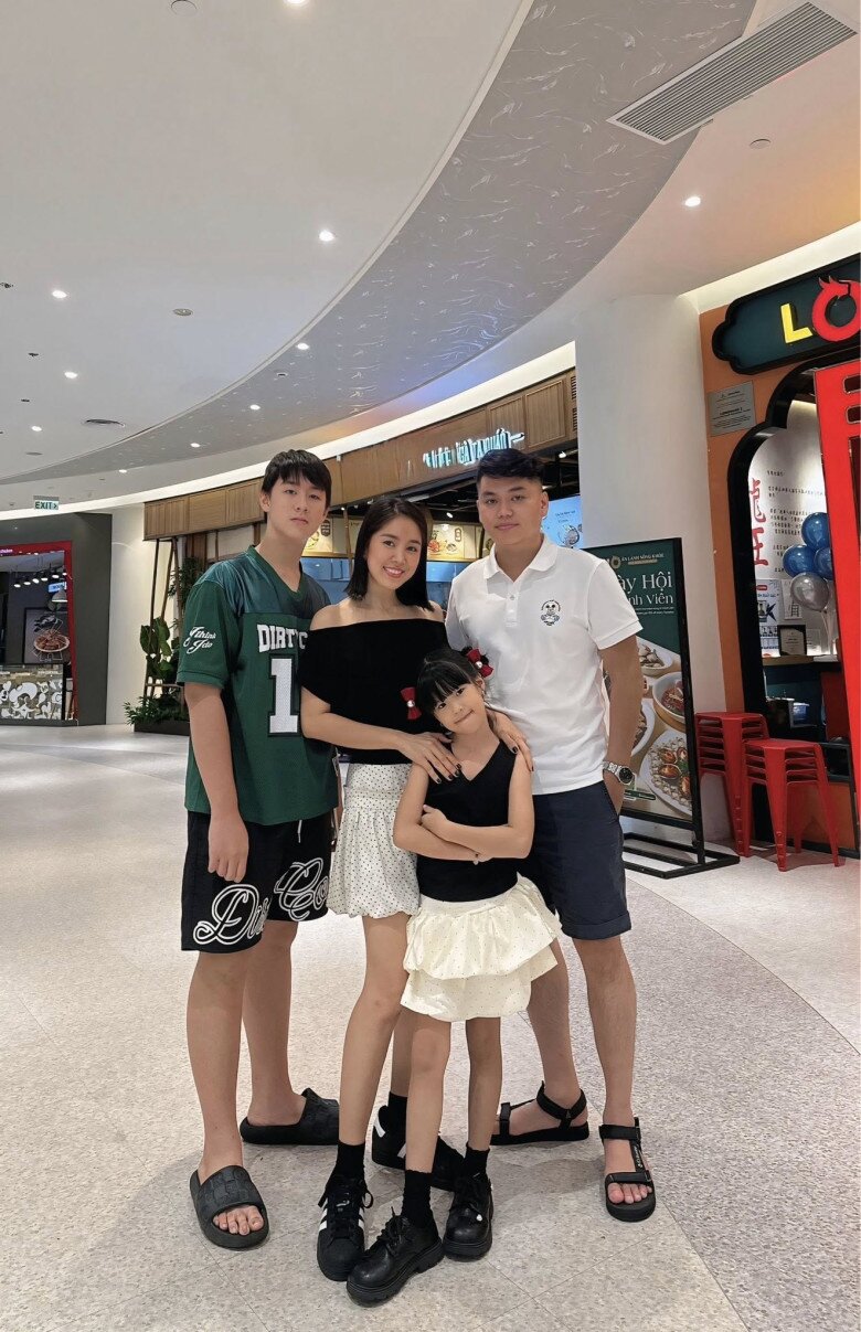 Lê Phương cho biết con trai riêng bám Trung Kiên hơn là mẹ.