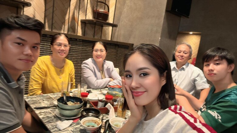 Lê Phương không biết “nên vui hay rầu” vì quý tử có người mến mộ.