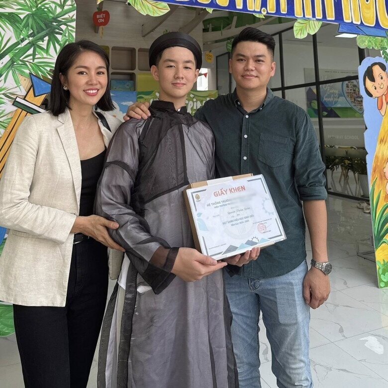 Lê Phương khoe con trai học giỏi, ngoan ngoãn và cao ráo.