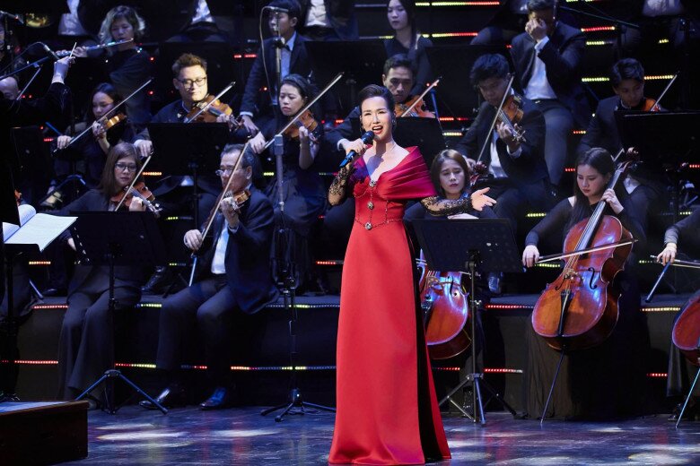 Võ Hạ Trâm được ông xã hỗ trợ, thấu hiểu để thoải mái hoạt động nghệ thuật.