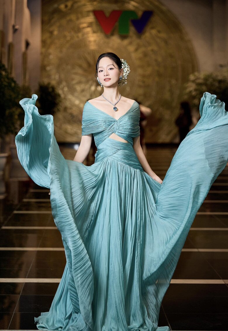 Lan Phương tích cực hoạt động nghệ thuật sau khi sinh con thứ 2.