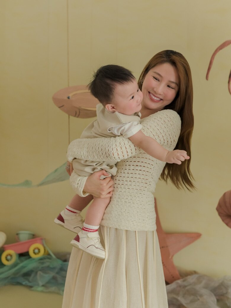 Diễm My 9X cố gắng cân bằng lịch trình cuộc sống để hoàn thành tốt mọi vai trò.