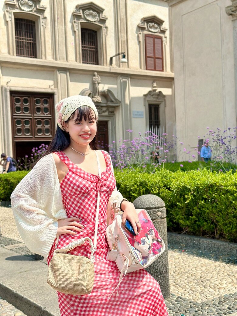 Suli - con gái đầu lòng của Minh Khang hiện đang du học ở Ý.