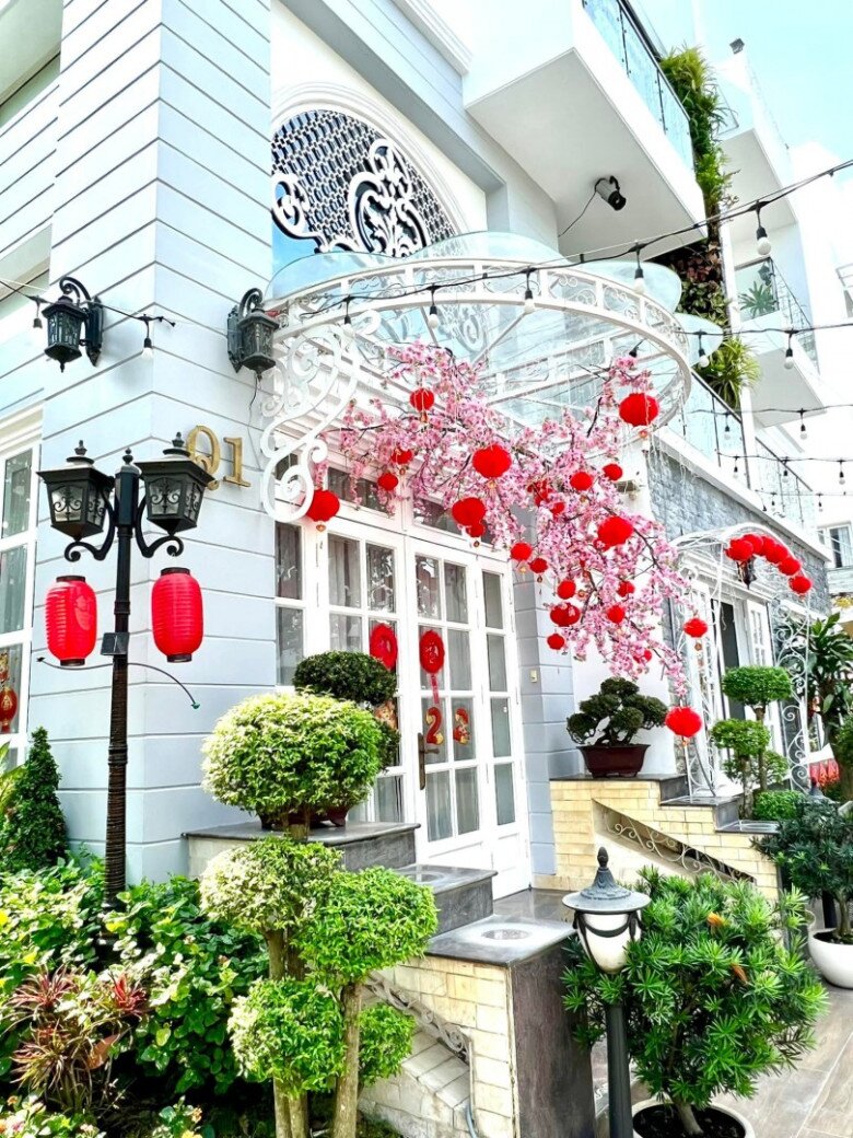 Cơ ngơi bề thế của cặp đôi khiến nhiều khán giả trầm trồ.