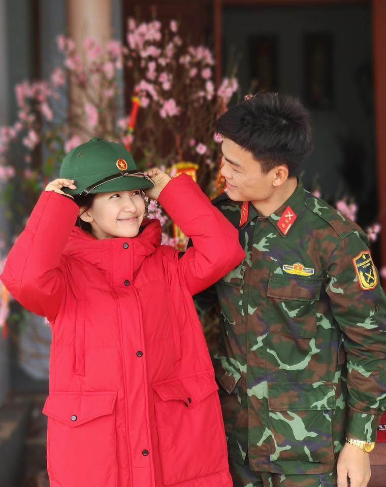 Hòa Minzy và Thăng Văn Cương được gia đình ủng hộ chuyện tình cảm.