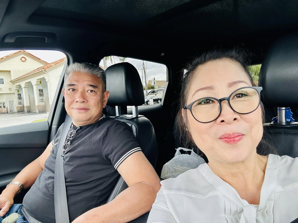 Hôn nhân hơn 2 thập kỷ của NSND Hồng Vân và Lê Tuấn Anh khiến khán giả ngưỡng mộ.