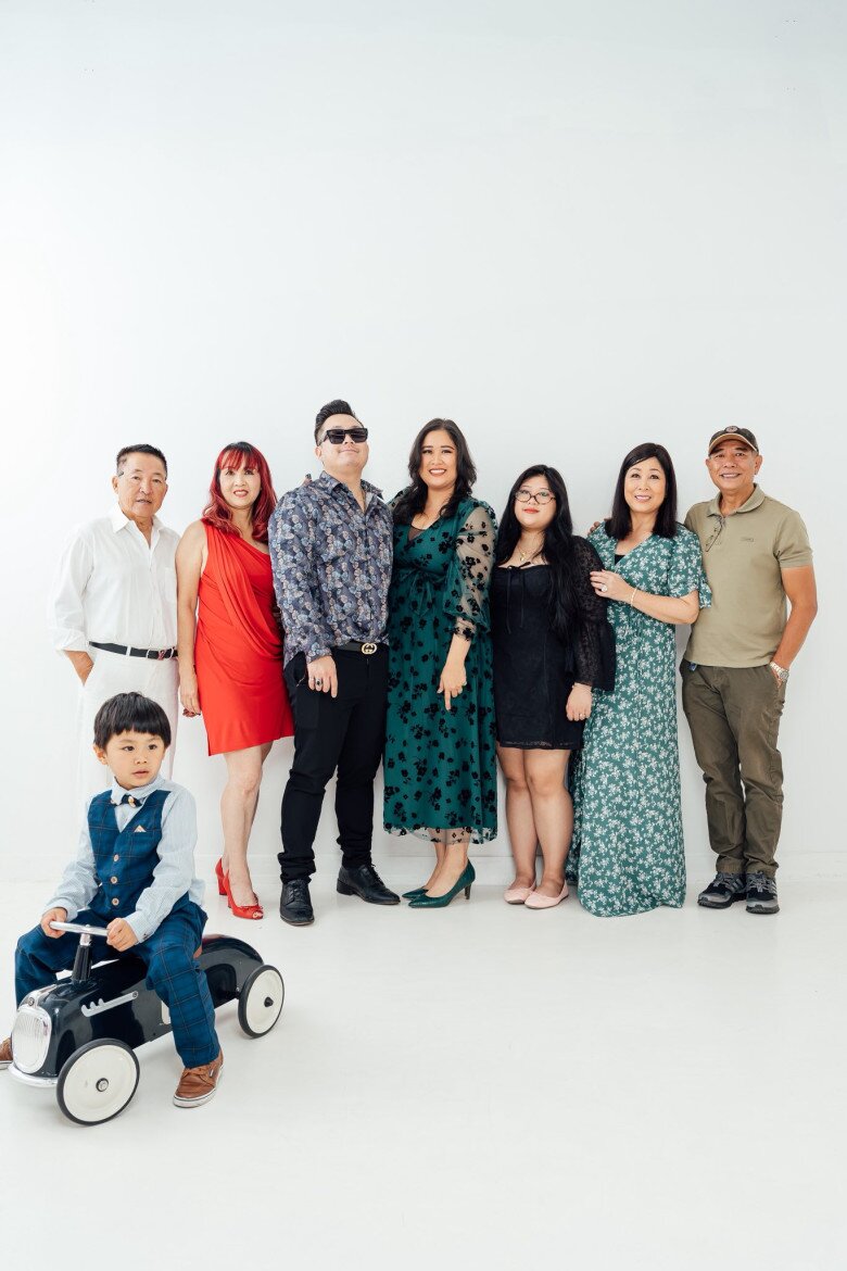 Lê Tuấn Anh đối xử với 2 con riêng của vợ như ruột thịt.