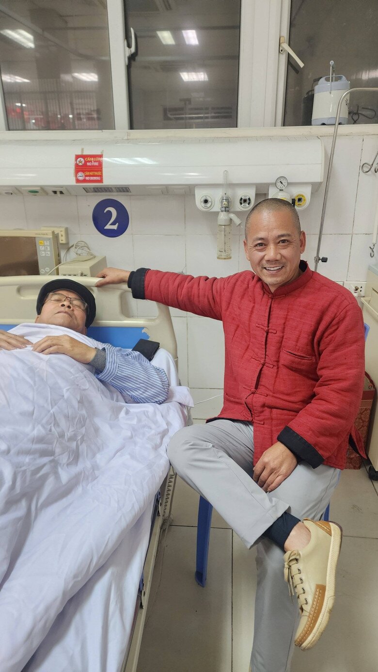 Đạo diễn Trần Bình Trọng cho biết sức khỏe của NSND Trần Nhượng dần ổn.