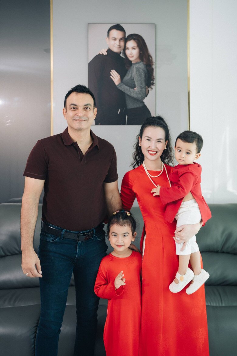 2 con “đủ nếp đủ tẻ” mang dòng máu Việt - Ấn cực đáng yêu của vợ chồng Võ Hạ Trâm.