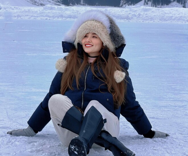 Trả lời cho câu hỏi “Nếu cả đời này không rực rỡ thì sao?”, Hoa hậu Diễm Hương cho biết: “Với tôi, rực rỡ là thấy người thân của mình khỏe mạnh, ngày 3 bữa ăn cùng nhau, đi chơi cùng nhau”. Quan điểm chỉ vỏn vẹn 3 điều của người đẹp 9X nhận được sự đồng tình của nhiều khán giả. Dân tình cho rằng quan điểm “rực rỡ” của Diễm Hương phù hợp với số đông, chỉ cần bình an bên người mình yêu thương là đủ.