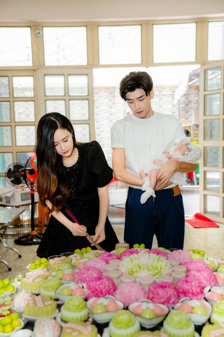 Phương Hằng hạnh phúc khi đón ái nữ ngay năm tuổi, còn đúng dịp lễ Vu Lan.