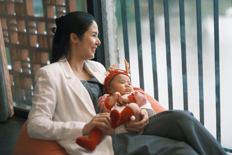 Con trai đầu lòng đáng yêu của nàng hậu tuổi Tỵ.