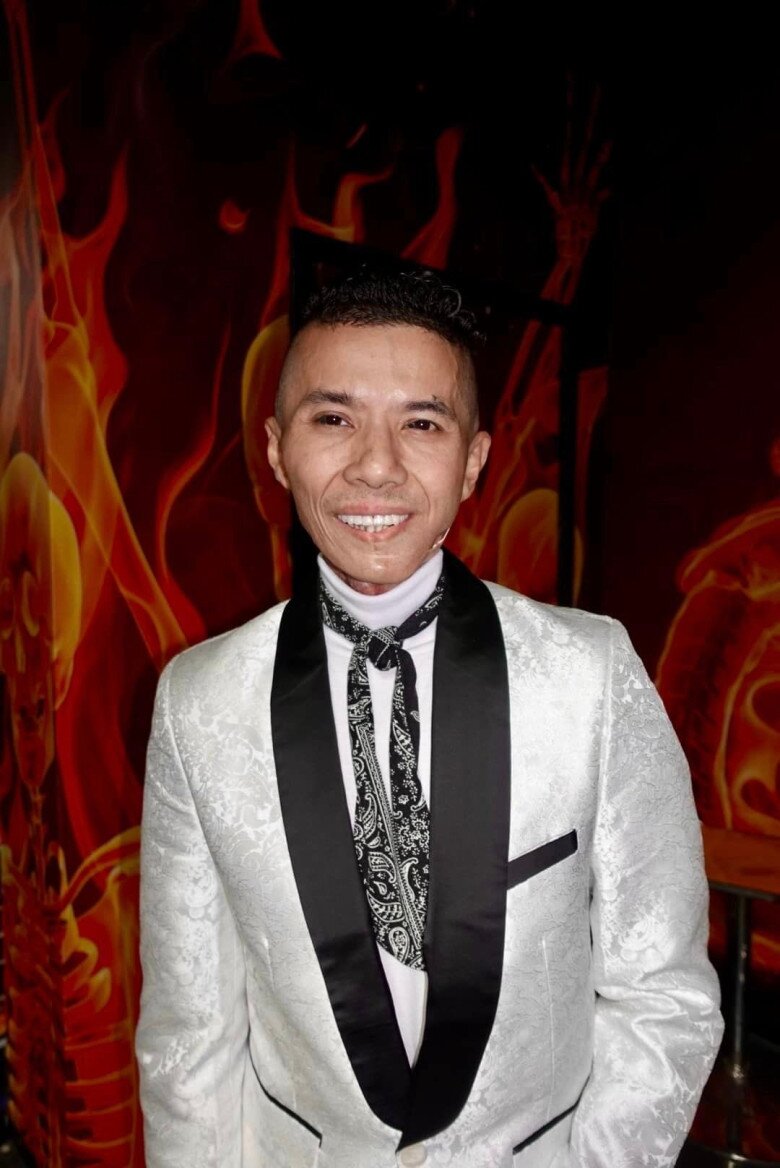 Nam ca sĩ dù mắc bệnh nặng vẫn luôn lạc quan, siêng năng và chăm chỉ.