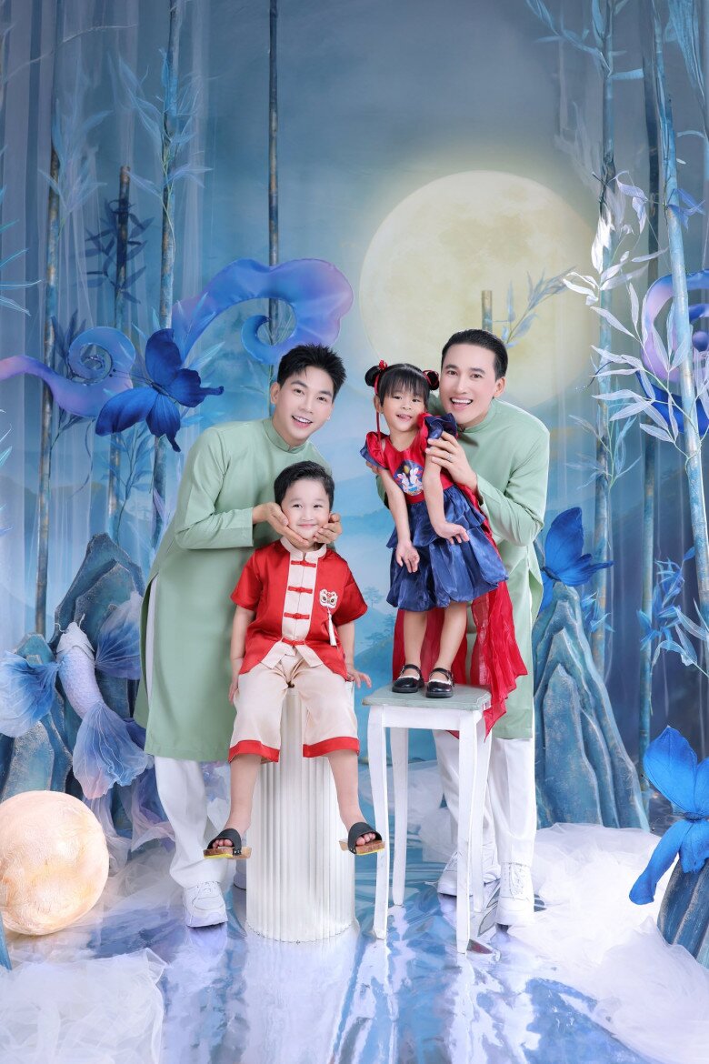 Gia đình hạnh phúc của Thanh Đoàn và Hà Trí Quang.