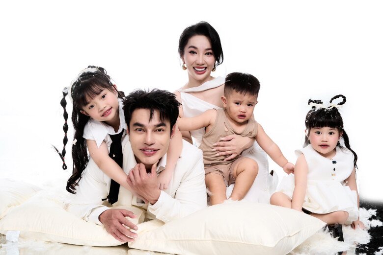 Các con của Lê Dương Bảo Lâm đều thừa hưởng nét đẹp từ bố, được ví là “bản sao” hoàn hảo.