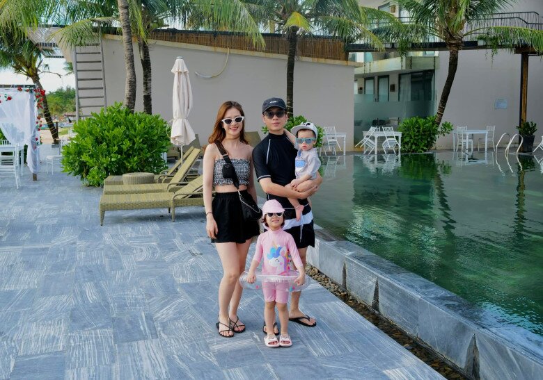 Trâm Anh luôn làng hậu phương vững chắc đến JustaTee yên tâm theo đuổi đam mê nghệ thuật.