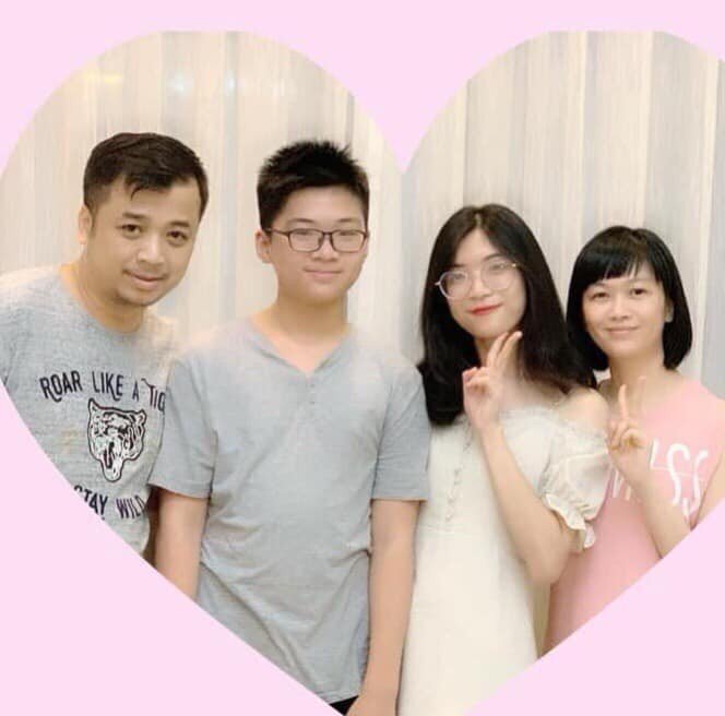 Nghệ sĩ Tiến Minh chia sẻ hình ảnh vợ và 2 con.