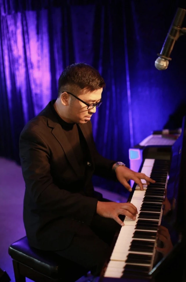 Nam nghệ sĩ còn là giảng viên tại Đại học Sân khấu, Điện ảnh Hà Nội.