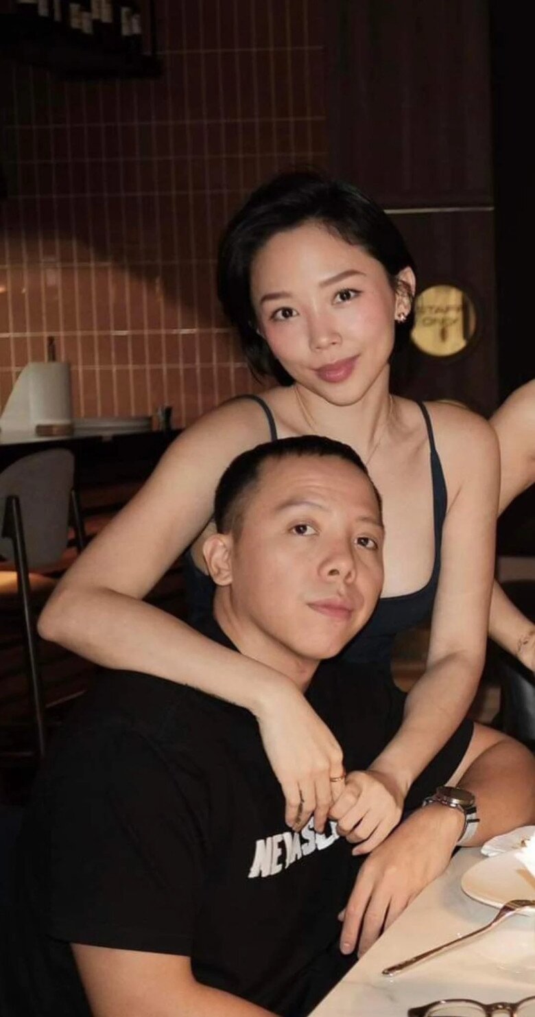 Cả 2 vướng tin đồn trục trặc tình cảm thời gian dài trước khi lên tiếng xác nhận.