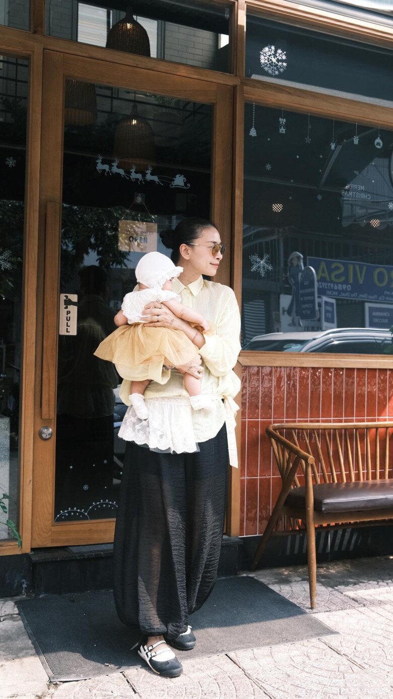 Chồng Ngô Thanh Vân khoe con gái xinh xắn với 2 má amp;#34;bánh baoamp;#34;, thấy rung động như lần đầu mới yêu - 11