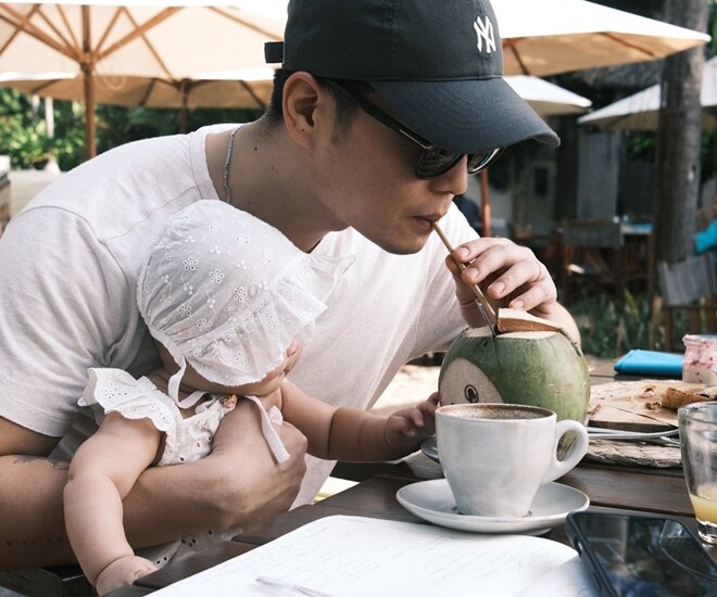 Con gái của Ngô Thanh Vân sở hữu cặp má bánh bao đáng yêu hết nấc.