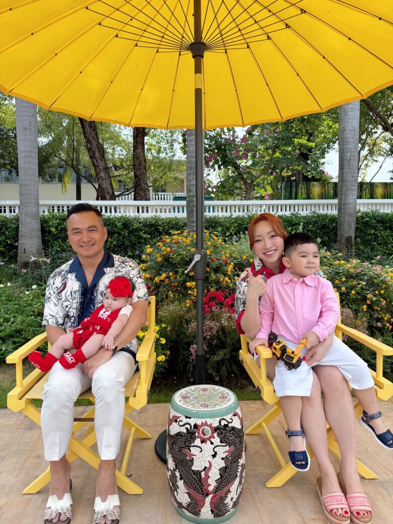 Chi Bảo và bà xã Lý Thùy Chang có 2 con đủ nếp, đủ tẻ.