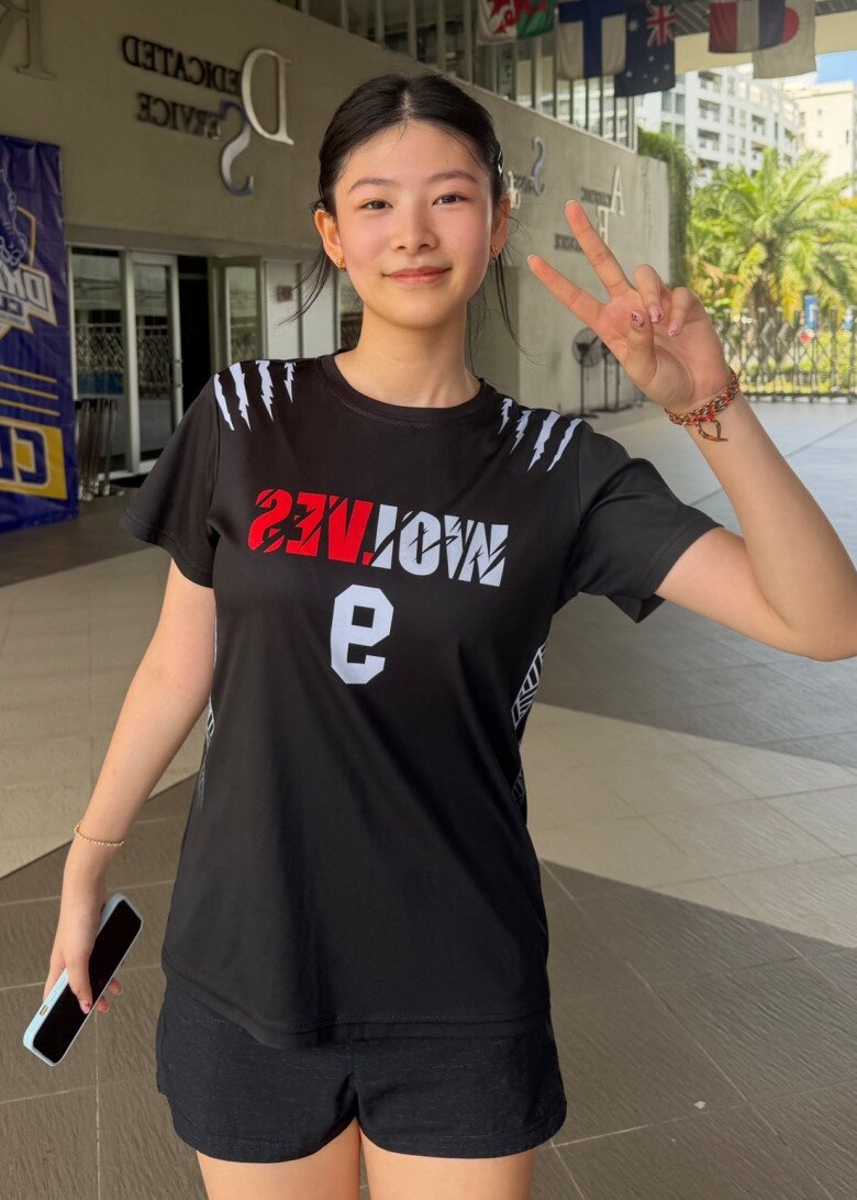 Cô nàng có ngoại hình xinh xắn, được nhiều người khuyên đi thi hoa hậu.