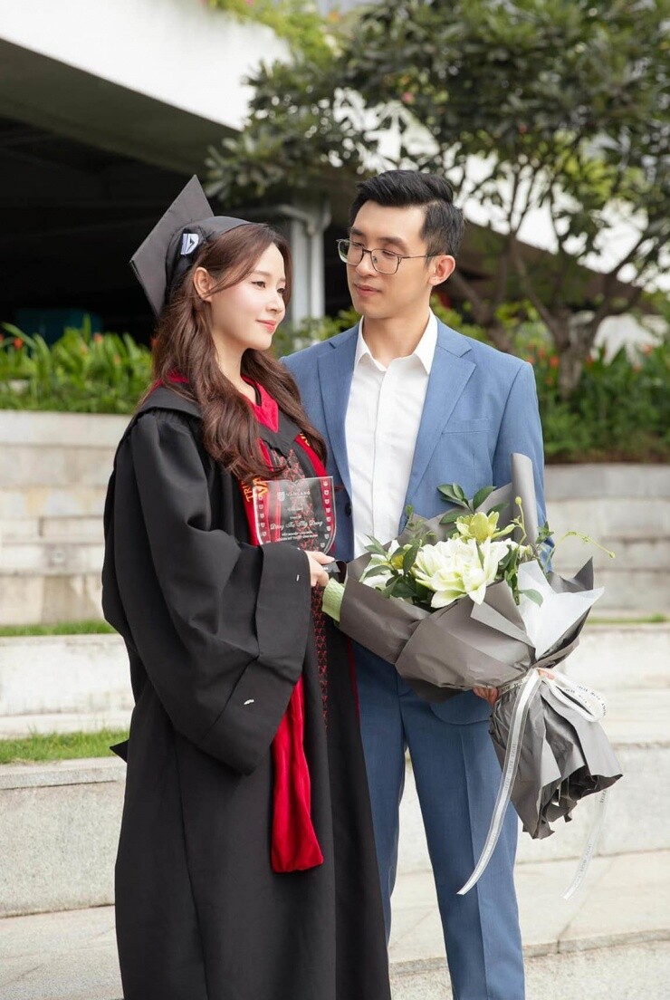 Thiếu gia Minh Đạt luôn cưng chiều, ủng hộ vợ.