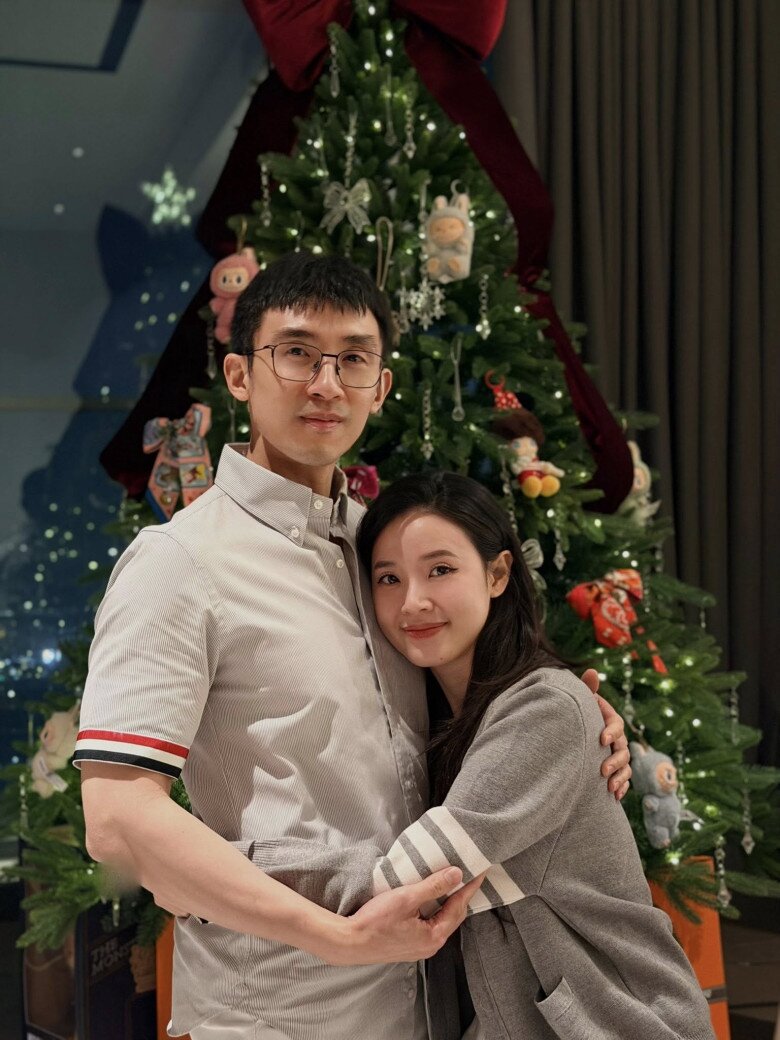 Midu và ông xã được khen xứng đôi về ngoại hình, học vấn.