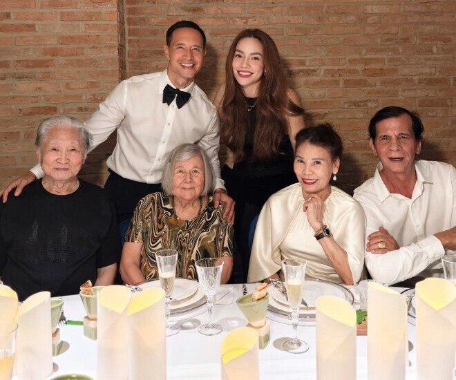 Hồ Ngọc Hà đón sinh nhật cùng ông bà nội, ngoại.