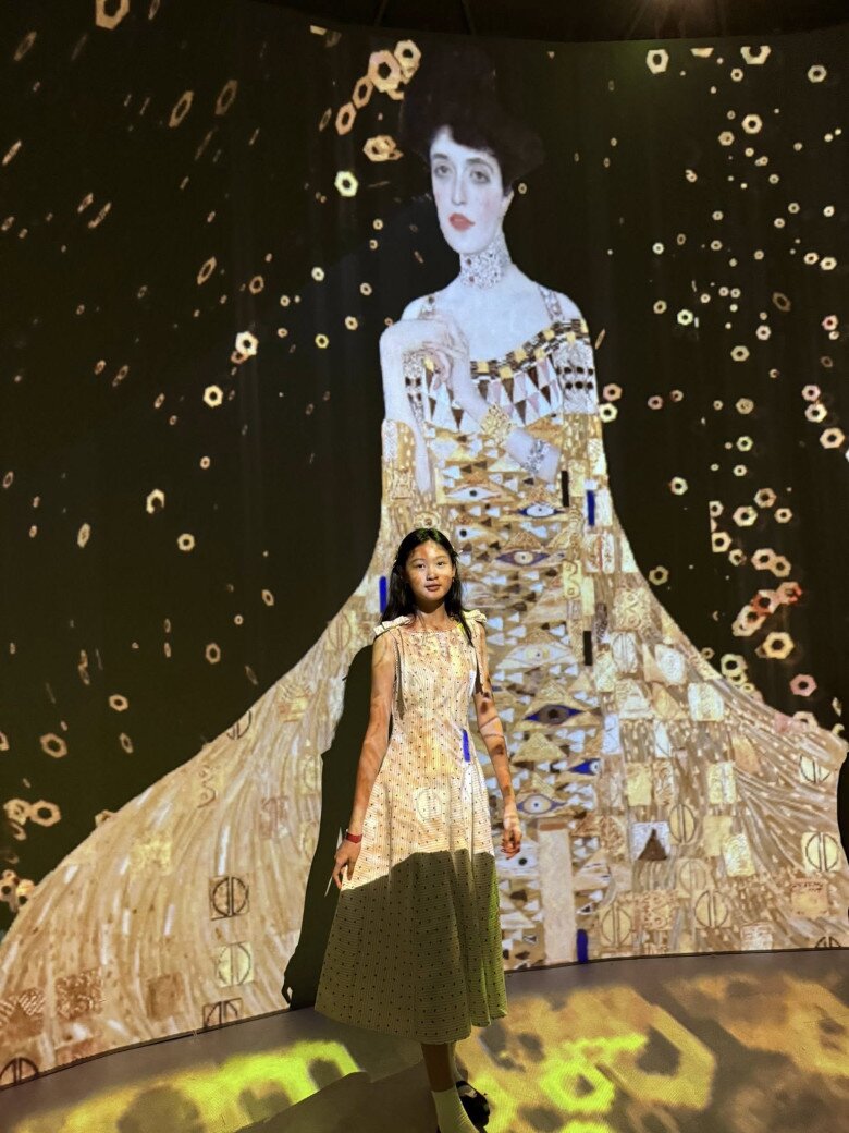 Cô nàng duyên dáng, có khí chất tiểu thư.