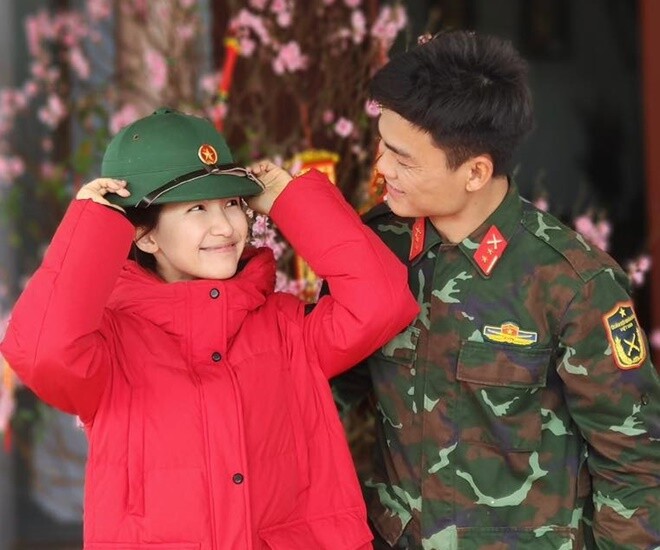 Hòa Minzy và quân nhân Văn Cương chính thức công khai chuyện tình cảm.