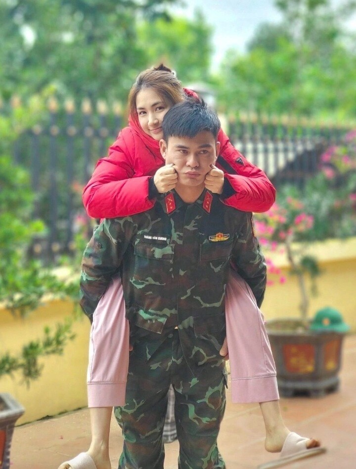 Những hình ảnh của Hòa Minzy và bạn trai đều nhận lượt tương tác khủng.