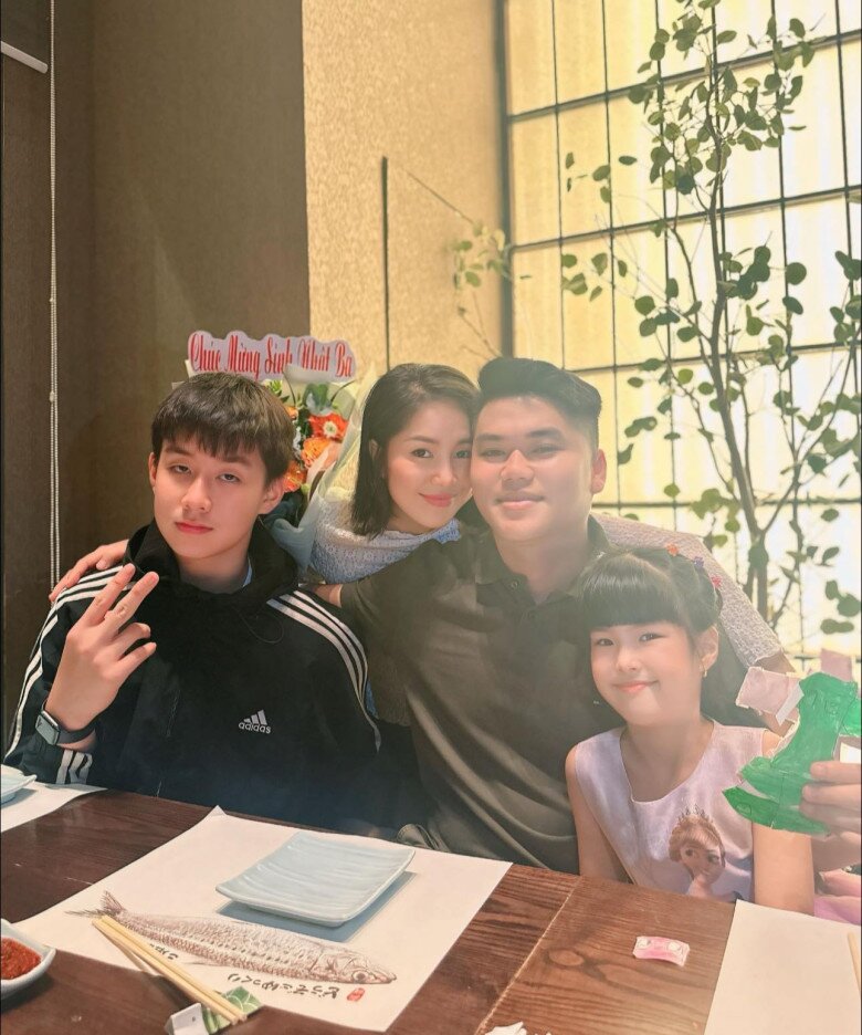 Cả gia đình nữ diễn viên thường dành những ngày cuối tuần để quây quần bên nhau.