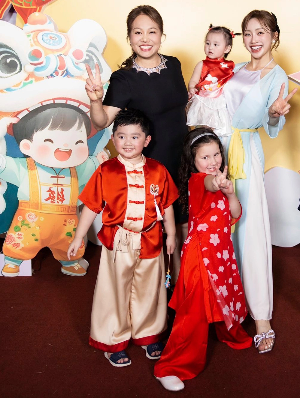 Lý Thùy Chang mong mẹ về Việt Nam, sống gần con cháu.