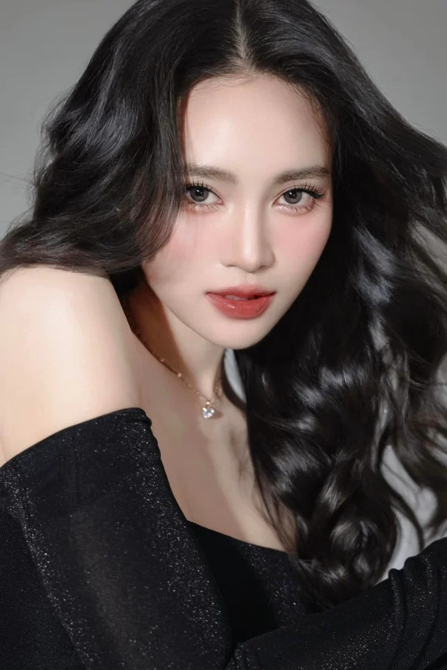 Tiến Luật hài hước Ninh Dương Lan Ngọc đóng xong 3 phim nữa sẽ cưới. Tuy nhiên đây chỉ là chia sẻ hài hước.