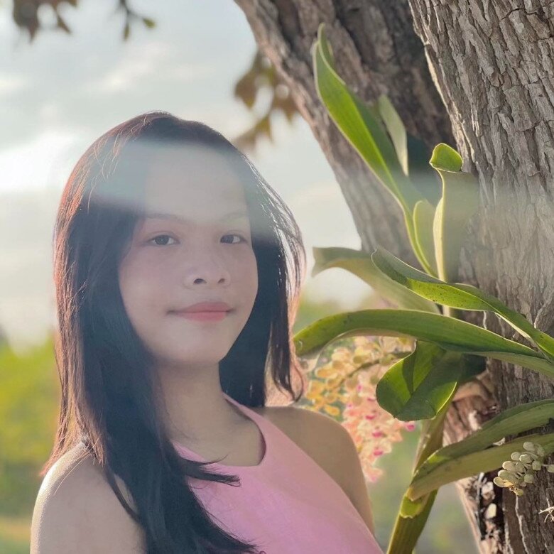 Tuệ Lâm thừa hưởng nhiều nét từ bố và tài năng từ mẹ.