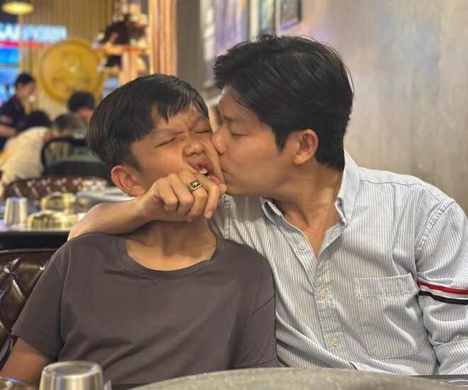 Nguyễn Văn Chung bày tỏ tình cảm với con trai.